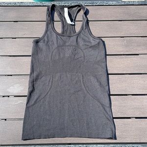 Lululemon Swiftly Tech Tank size 4 Black